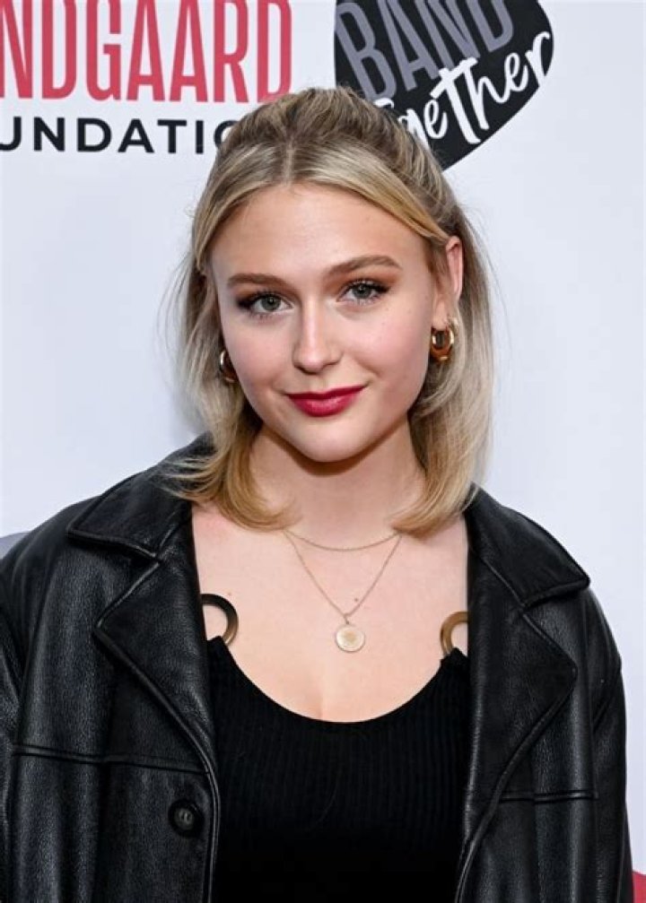 Alyvia Alyn Lind Height, Weight, Net Worth, Age, Birthday, Wikipedia, Who, Nationality, Biography