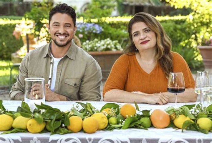 
American Chef Alex Guarnaschelli Illness -Is She Suffering From Disease? 