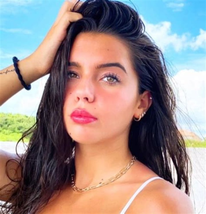 Anastasia Pagonis Height, Weight, Net Worth, Age, Birthday, Wikipedia, Who, Nationality, Biography