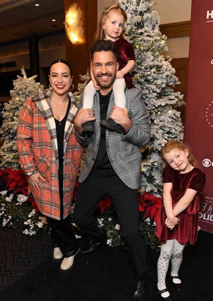 Are Andy Grammer And Kelsey Grammer Related? Family Details Of The Singer