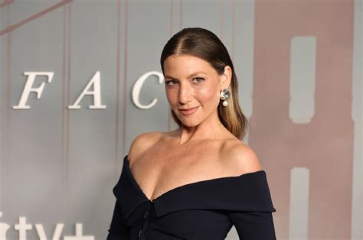 
Ariel Graynor Height, Weight, Net Worth, Age, Birthday, Wikipedia, Who, Nationality, Biography 