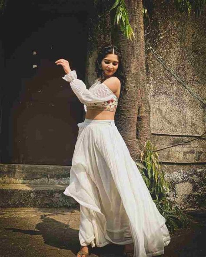 Bhavika Sharma Height, Weight, Net Worth, Age, Birthday, Wikipedia, Who, Instagram, Biography
