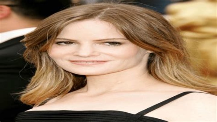 
Catherine Leigh Height, Weight, Net Worth, Age, Birthday, Wikipedia, Who, Nationality, Biography 