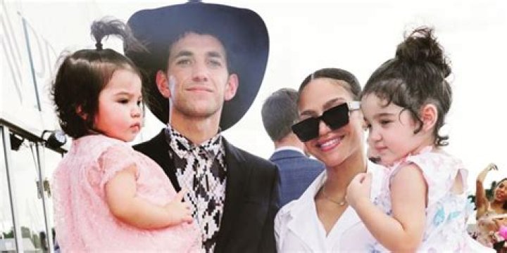 
Chloe Trujillo, Robert Trujillo’s Wife, Son & Daughter – 5 Facts 