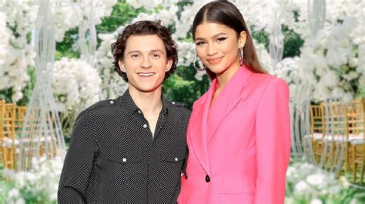 
Fake photo of Tom Holland and Harry Styles together sends Twitter into a frenzy 