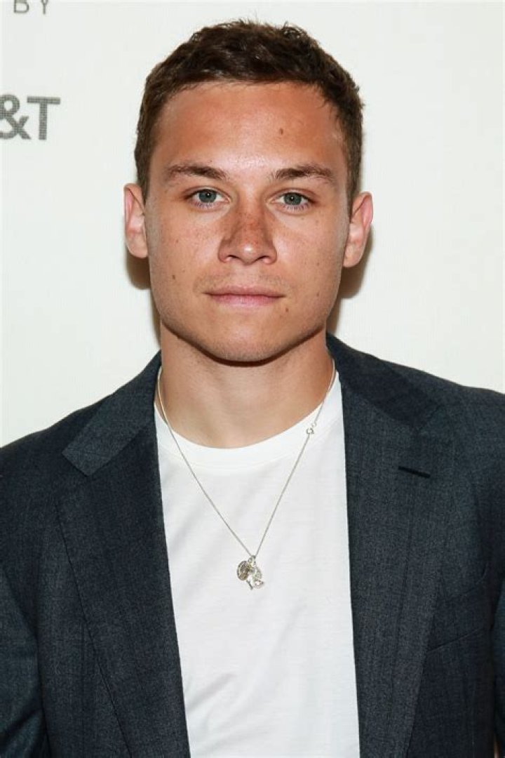 Finn Cole Height, Weight, Net Worth, Age, Birthday, Wikipedia, Who, Nationality, Biography