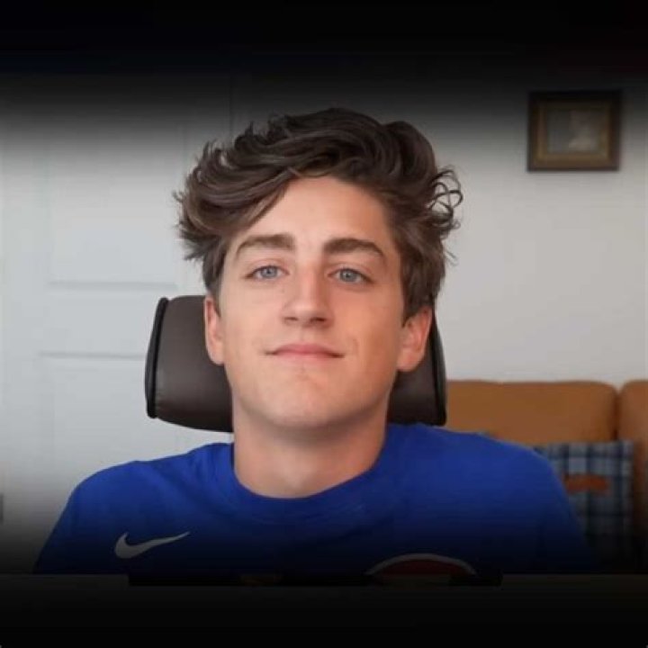 
Nicolás Iván González Height, Weight, Net Worth, Age, Birthday, Wikipedia, Who, Nationality, Biography 