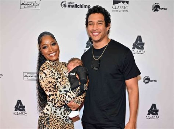 Thomas Greiss And Wife Brittney Palmer Have A Daughter Together
