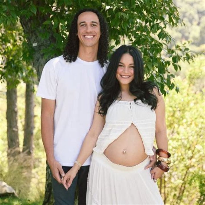 
Vanessa and Cole Tucker Engagement Photos: The Couple Love Story Continues! 