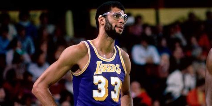 
Was Paula Abdul A Laker Girl? Magic Johnson Relationship Timeline And Kids 