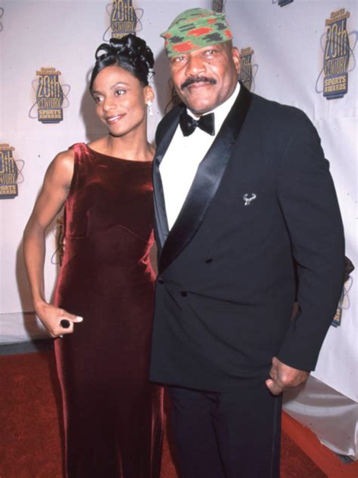 
Who is Debra Clark, Jim Brown’s former live-in girlfriend? 