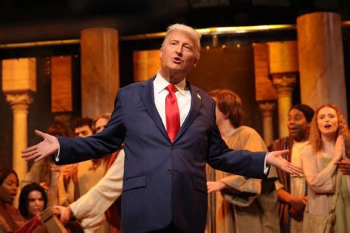 
Who is Jason Scoop? Trump impersonator mimics ex-president outside Miami court during arraignment 