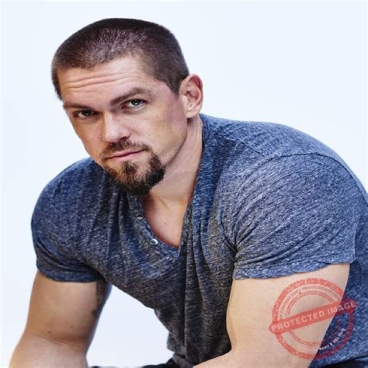William Henzell Height, Weight, Net Worth, Age, Birthday, Wikipedia, Who, Nationality, Biography